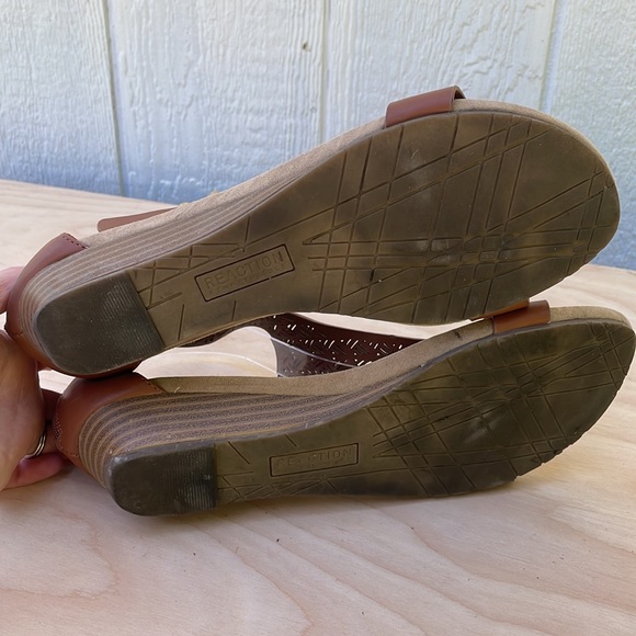 KENNETH COLE REACTION Great Love 3 faux leather sandals size 10 - Picture 7 of 10